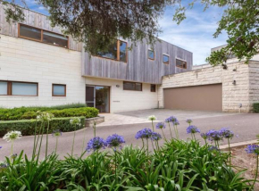 Portsea Castle House - Perfection fit for a king